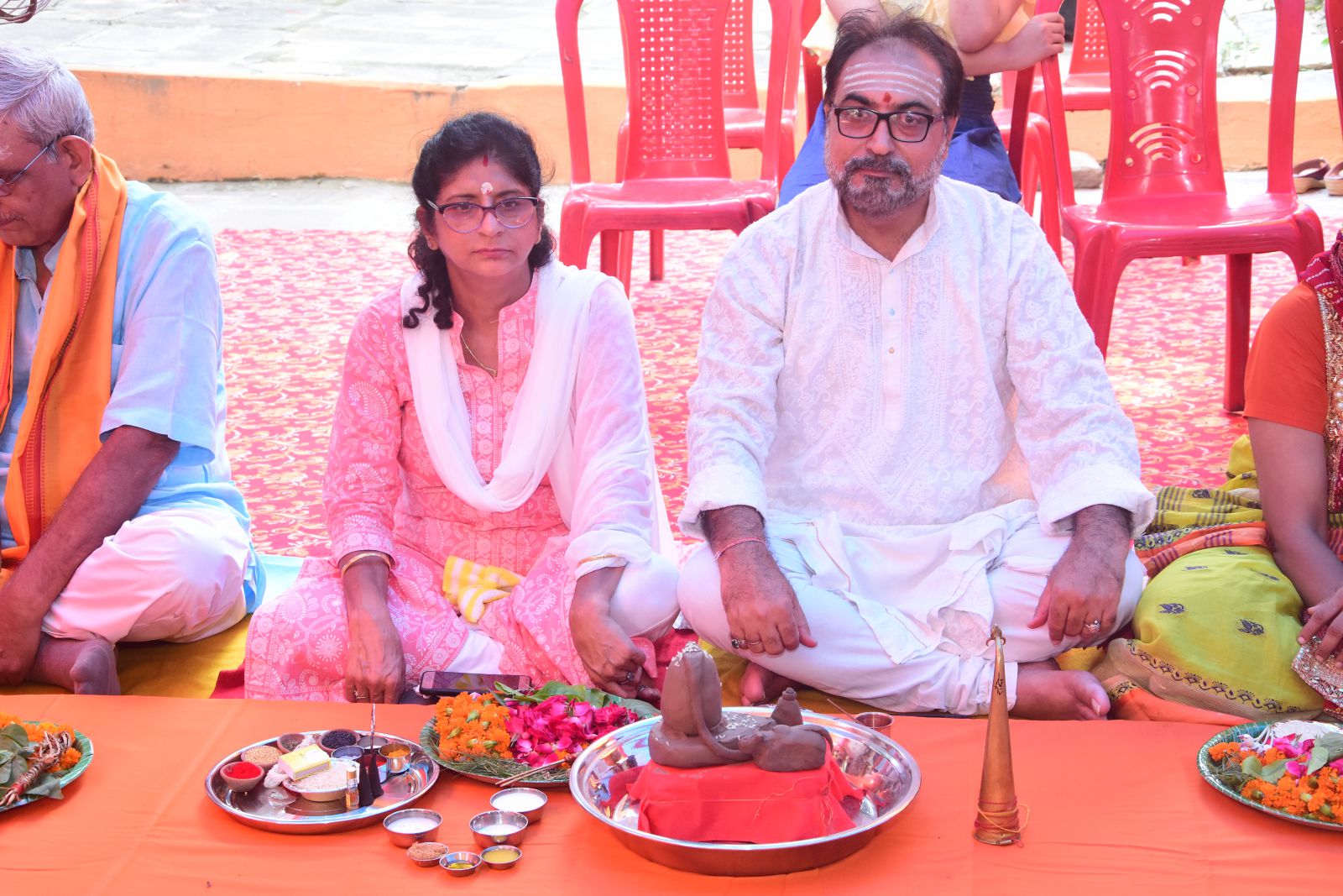 श्रीमती एवं श्री आलोक तनेजा 
