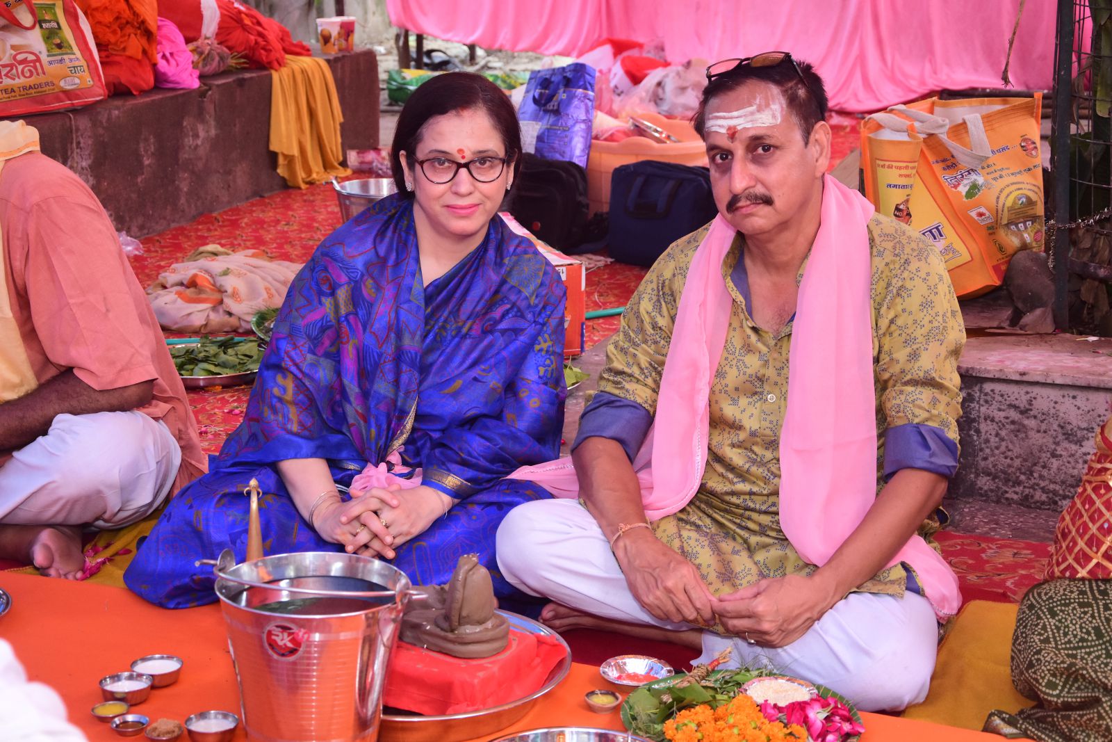 श्रीमती एवं श्री पंकज मनचंदा 