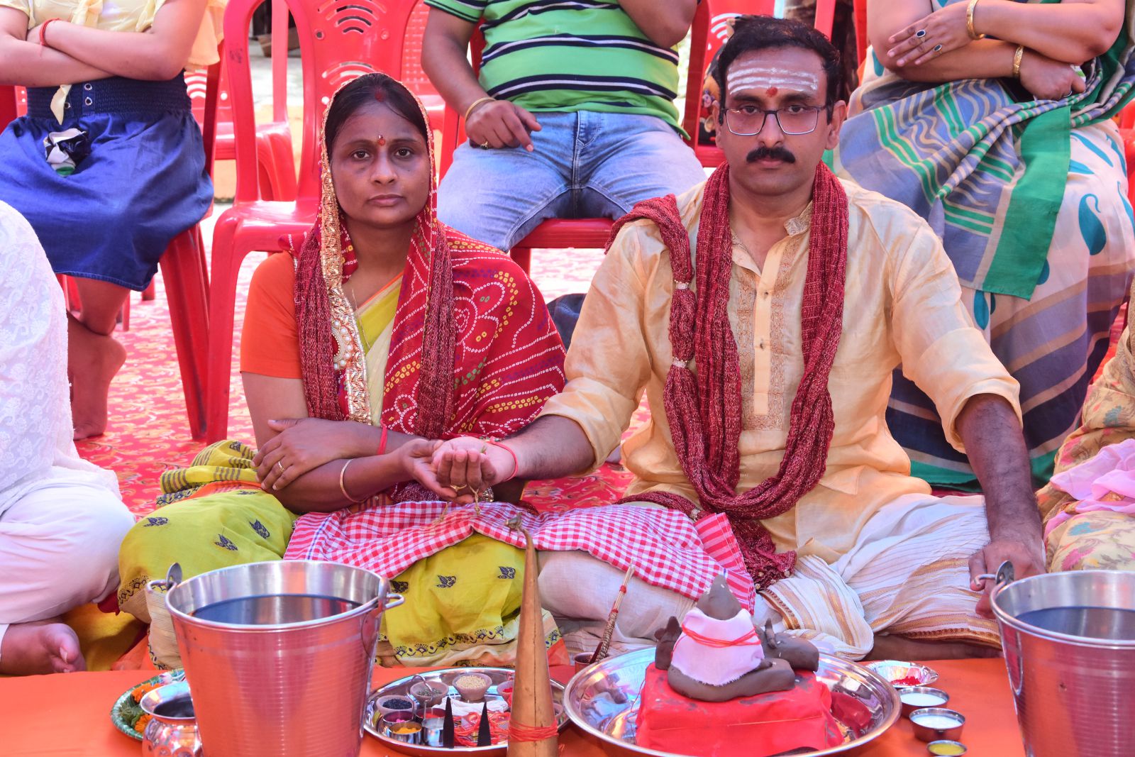 श्रीमती एवं श्री आशीष अग्रवाल 